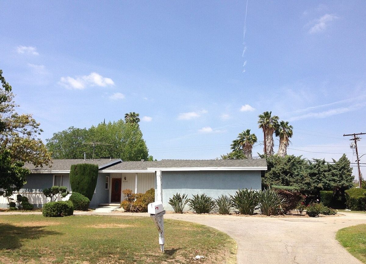 Single-story ranch house on a wide Northridge lot