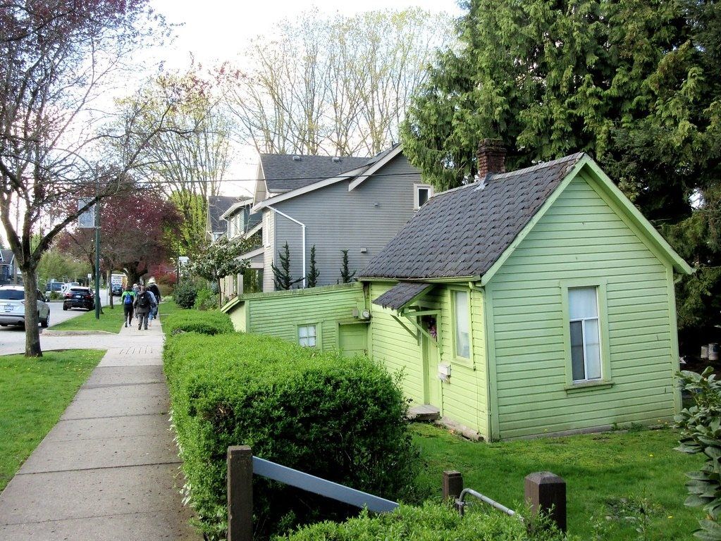 Laneway house facing a side street